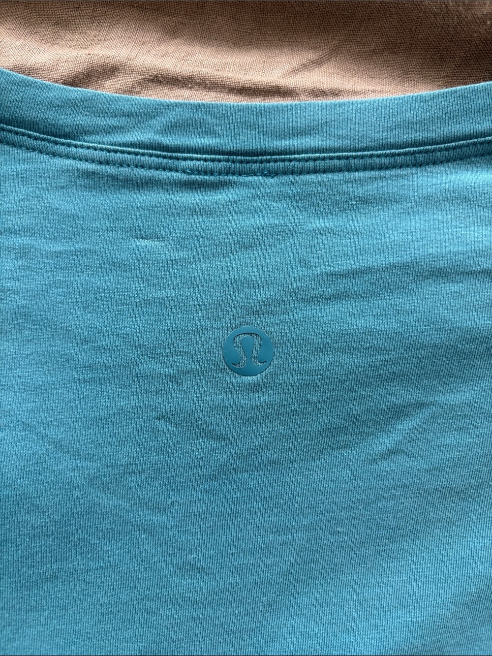 lululemon athletica Boxy Short-Sleeve Tee in Turquoise Blue - Picture 3 of 3